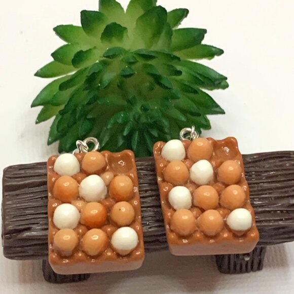 Egg Earring, Funny Food Earring, Chicken Earring, Gift Idea, Cooking Earring - Picture 1 of 7